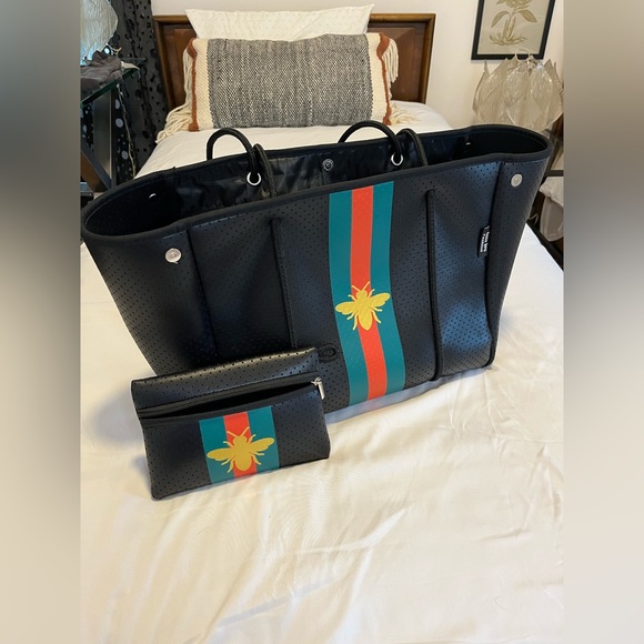 Peace Love Fashion Shoulder Bag - Picture 4 of 6